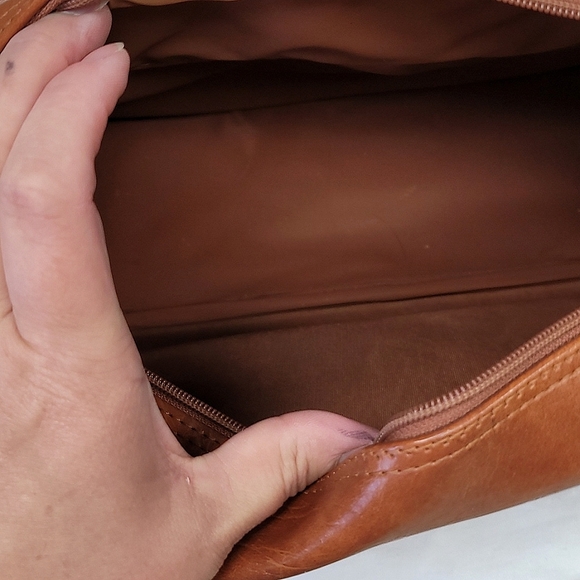 Vintage "Holiday" brand 2 piece faux leather luggage set made in Korea - Picture 14 of 15